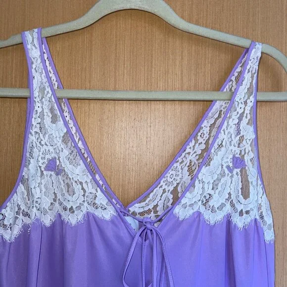 Lucie Ann Vintage Womens Nightgown Size Small Lavender Lace Tie Front